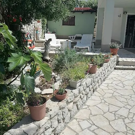 Rojal Apartment